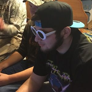 Meet your Posher, Thomas